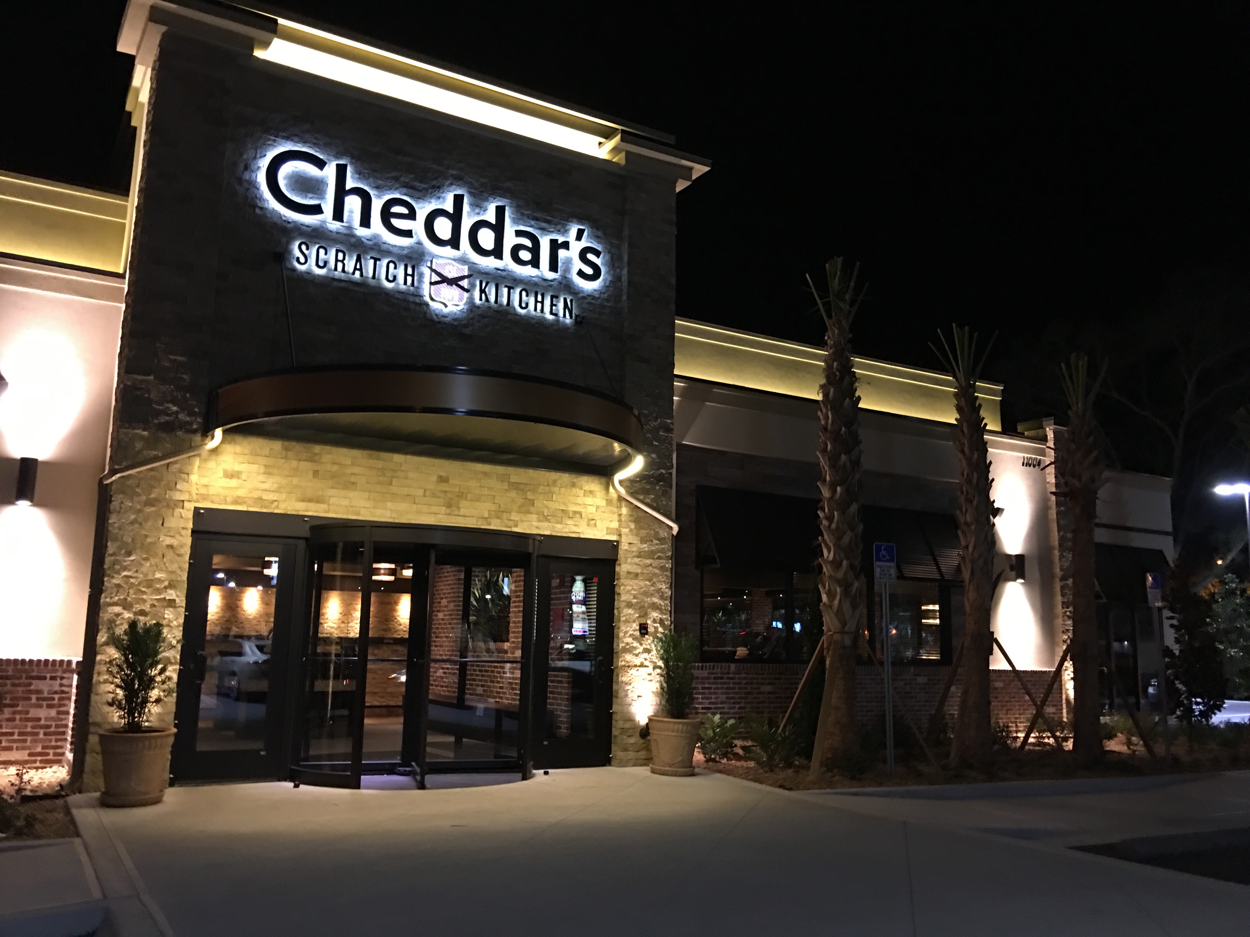 Darden Restaurants Adds Cheddars Scratch Kitchen To Portfolio